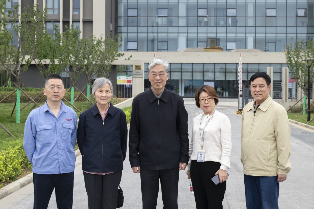 张全兴院士参观yp街机电子科技