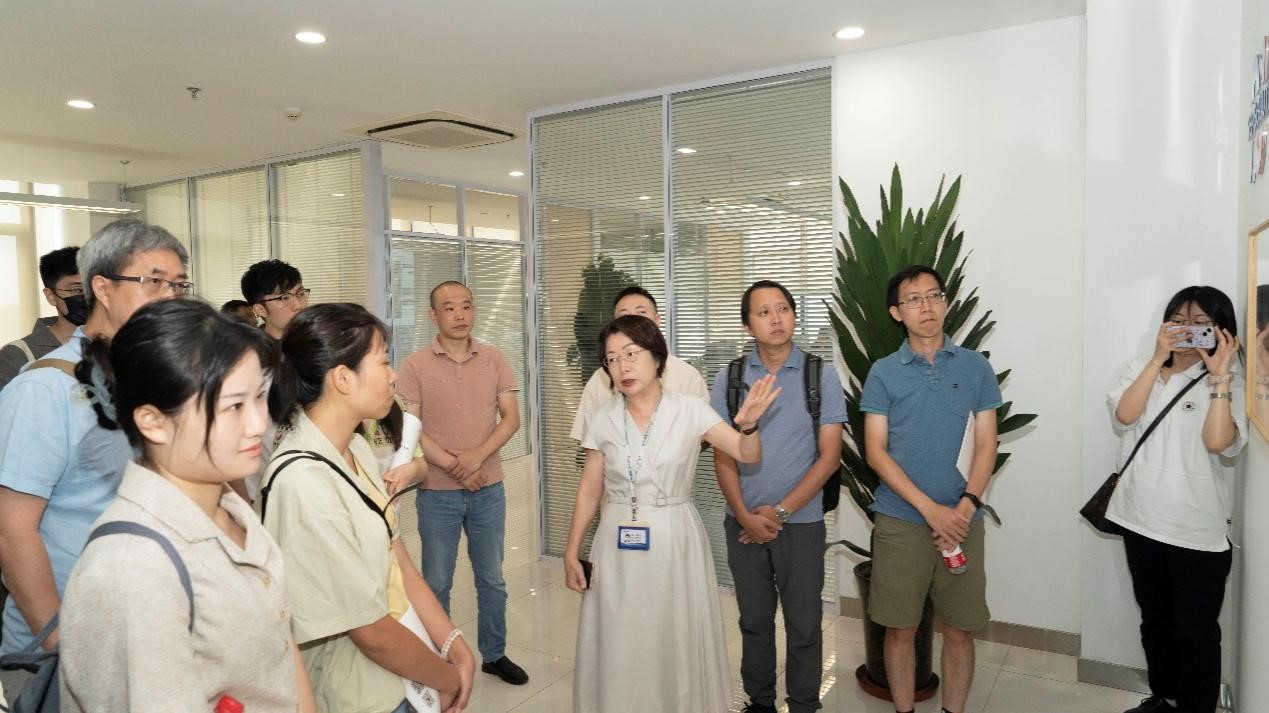 澳门历史教师国情研修班莅临yp街机电子科技参观考察